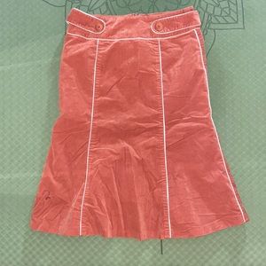 Womyn Vintage Corduroy Skirt. Excellent vintage condition.